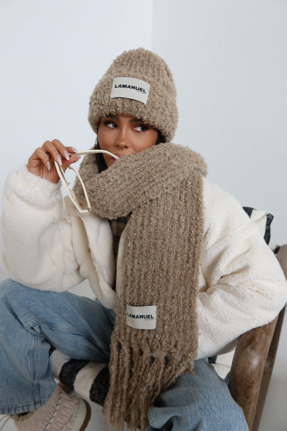 Czapka PLUSHIE beż La Manuel 4